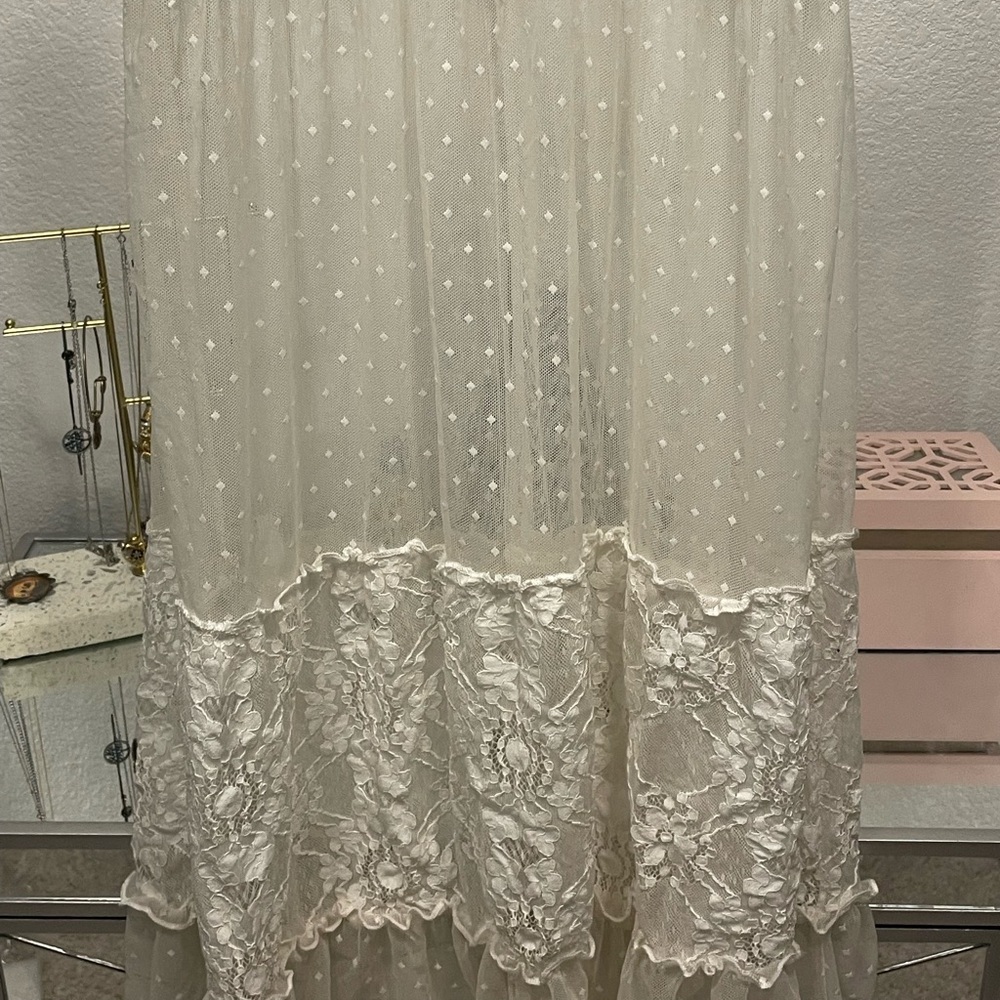 Lace Coverup - Picture 6 of 6